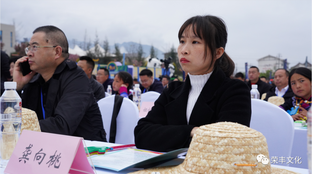 榮豐公司美食達(dá)人龔向桃為四川省第三屆鄉(xiāng)村文化振興魅力競(jìng)演大賽助力加油